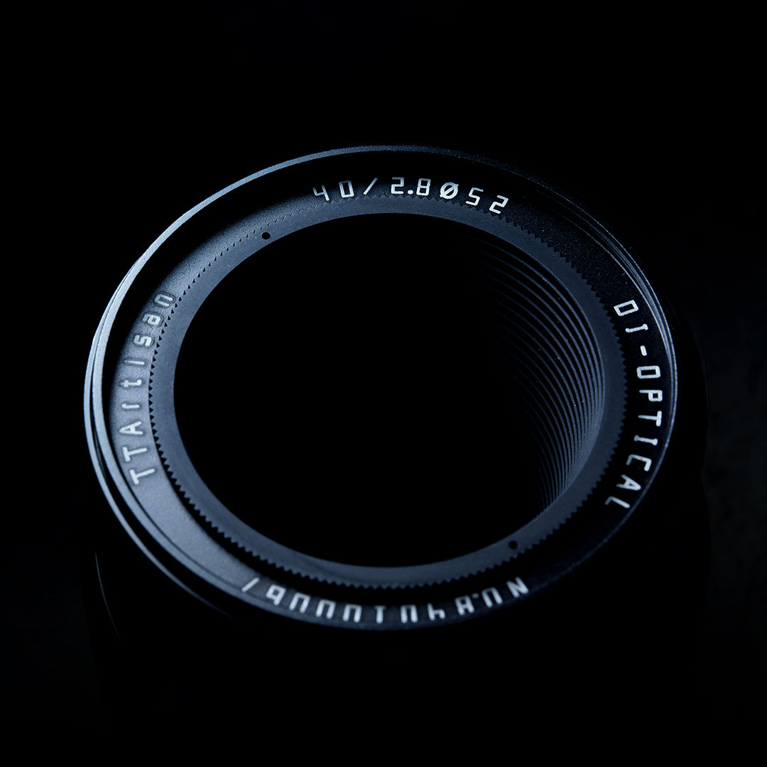 APS-C 40mm F2.8 Macro